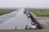 w porcie jachtowym vissershaven Noordpolderzijl, Fryzja, Waddenzee, Holandia, Morze Wattowe