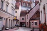 Ryga, zaułek na Starym Mieście na tyłach kościoła św. Jana, Łotwa