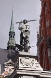 Ryga, figura św. Jerzego ze smokiem na Domie Bractwa Czarnogłowych, Stare Miasto, Łotwa