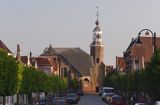 uliczka i kościół w Stavenisse, Holandia