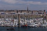 St. Malo, port jachtowy i miasto, Bretania, Francja