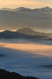 Inwersja, mgły w dolinach, widok z Połoniny Wetlińskiej, Bieszczady