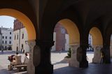 Tarnów, Rynek i Ratusz, podcienia kamienic Rynek 21 i 20