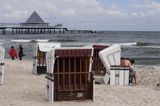 molo i plaża w Heringsdorf na wyspie Uznam, Niemcy