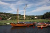 stare łodzie w porcie Valdemarsvik, Szwecja